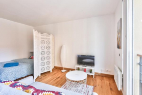 Budget studio- The river seine